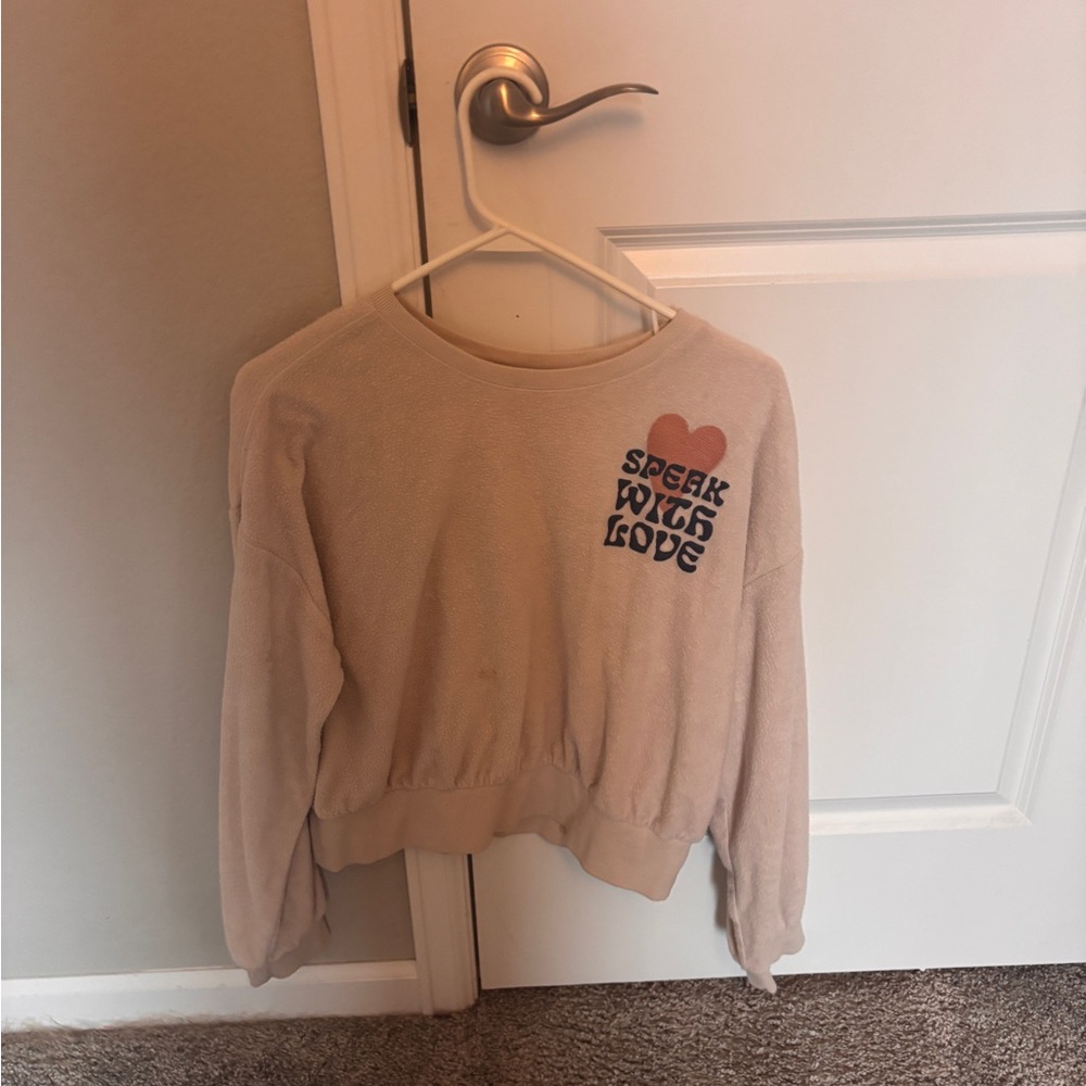 Universal Thread Beige Sweatshirt with Heart Graphic